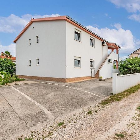 Two-Bedroom Apartment in Vir Buitenkant foto