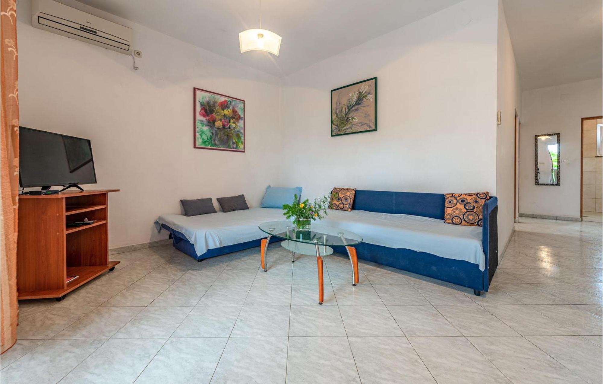 Two-Bedroom Apartment in Vir Buitenkant foto